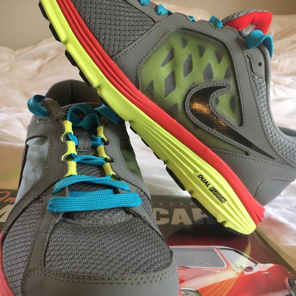 Nike Dual Fusion running shoe. Perfect condition